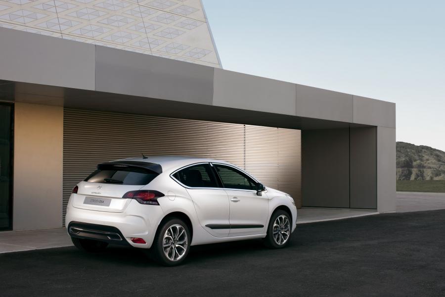  Citroen DS4 2010 года  (фото 69 из 143)